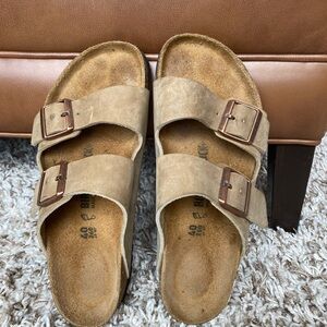 Like new!!! Birkenstock Arizona sandal size 40